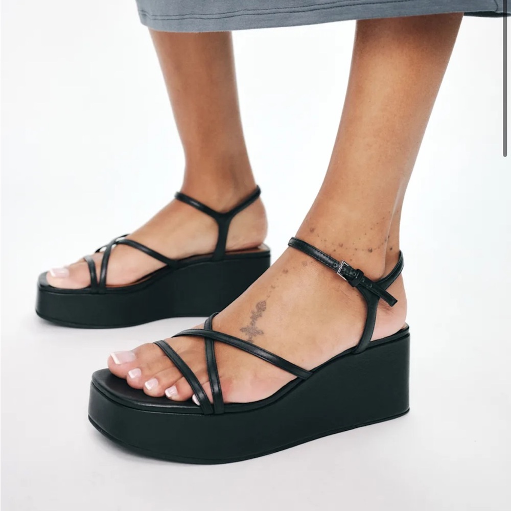 Reformation Zolanda Platform Sandal - Black